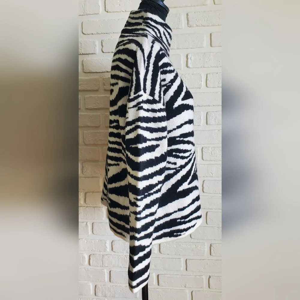 NWT Vera Moda Zebra Animal Print Turtleneck Sweater Size Medium - Picture 6 of 16